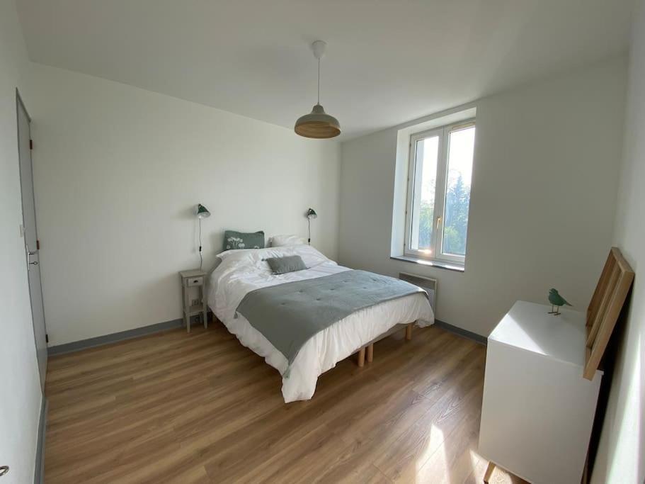 Apartment T4 Et Parking A 3km Du Futuroscope Jaunay-Clan