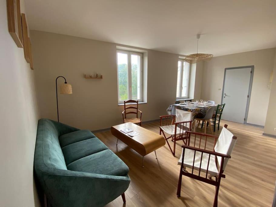 Apartment T4 Et Parking A 3km Du Futuroscope Jaunay-Clan